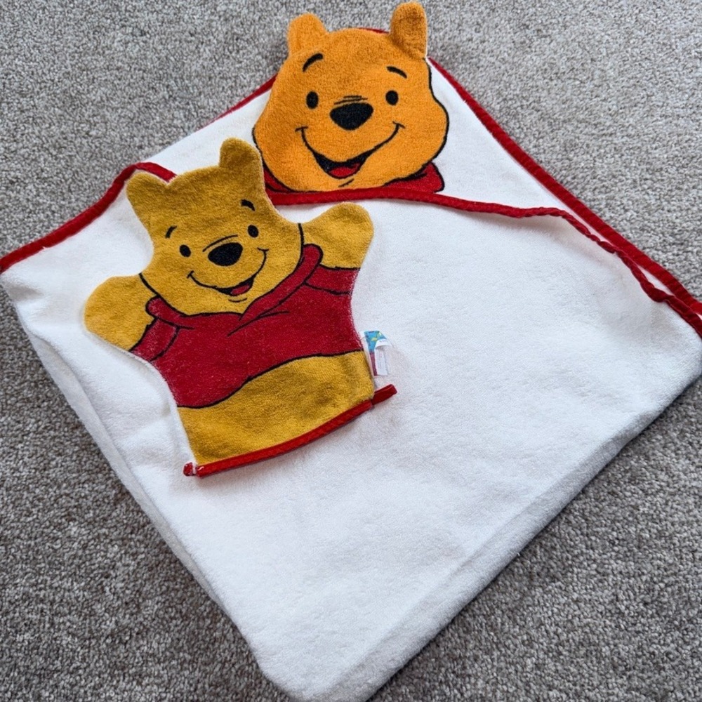 Vintage Disney Winnie the Pooh Hooded Toddler Baby Towel and Wash Mitt Set